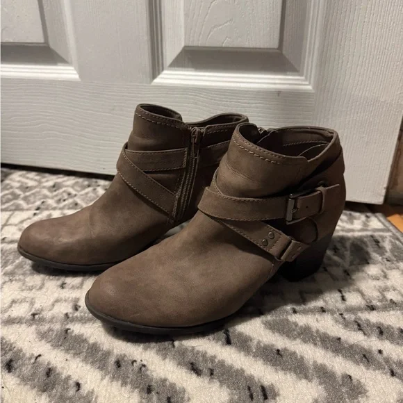 Indigo Taupe Ankle Booties - Picture 2 of 4